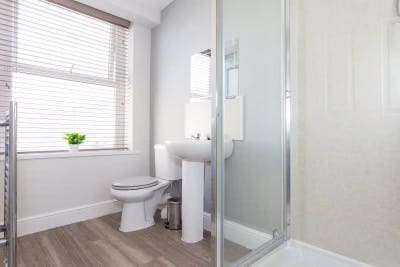 7 Bed House Available for 2026/2027 - BILLS INC.  Main Photo