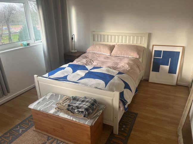 Bright Large Double by Tooting Common | Green View Main Photo