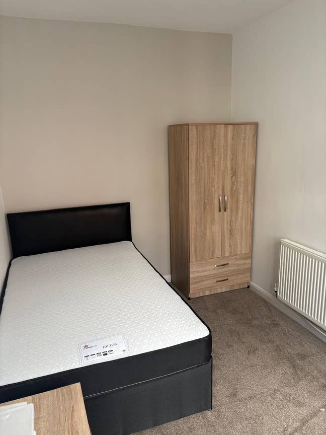 Newly Refurbished Single Room in WS2 Main Photo