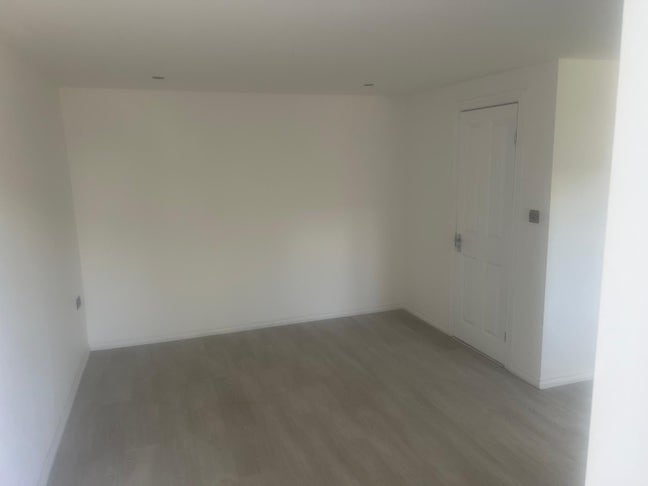 New build 1 bed studio fully furnished  Main Photo