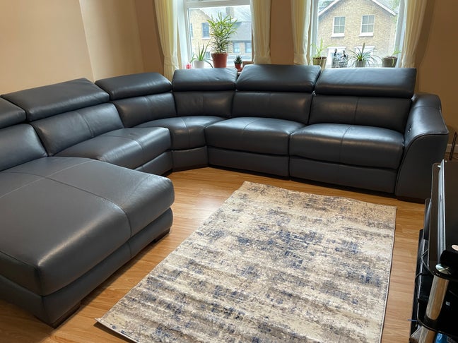 2 Bedroom Flat Main Photo