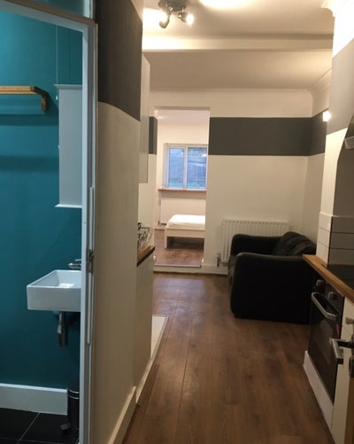 1 Bedroom Studio Flat + Private Garden  Main Photo