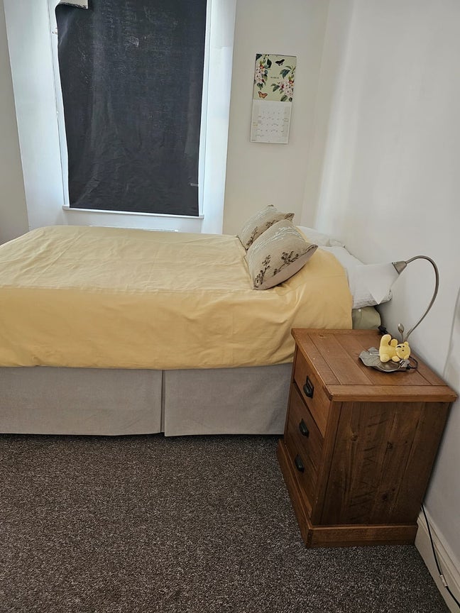 Ensuite Room Available  Main Photo