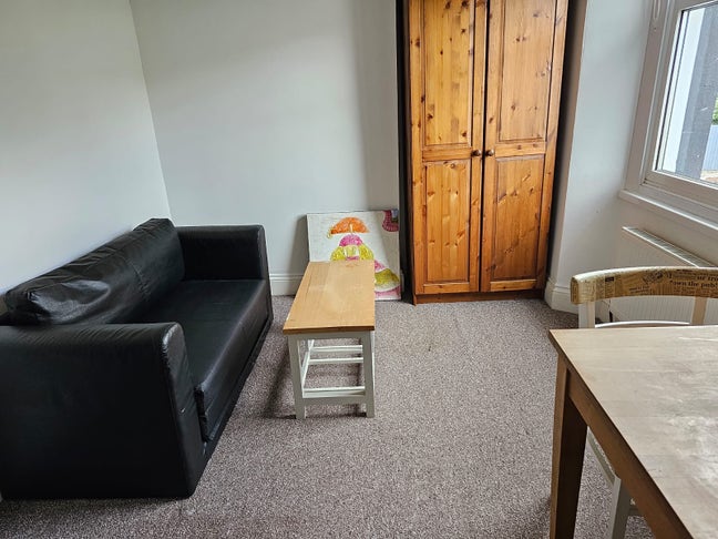 Ensuite Room Available  Main Photo