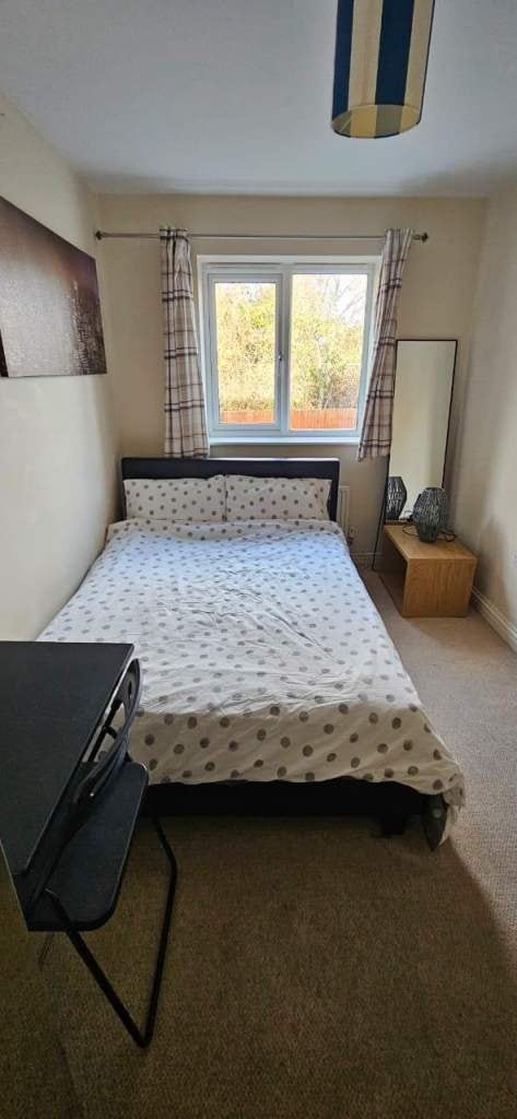 Double room is available for rent in - NG5 9AE Main Photo