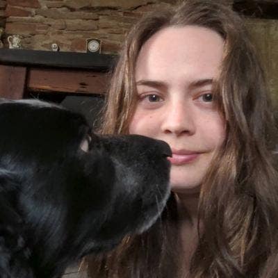 Professional Female seeks a double room Main Photo