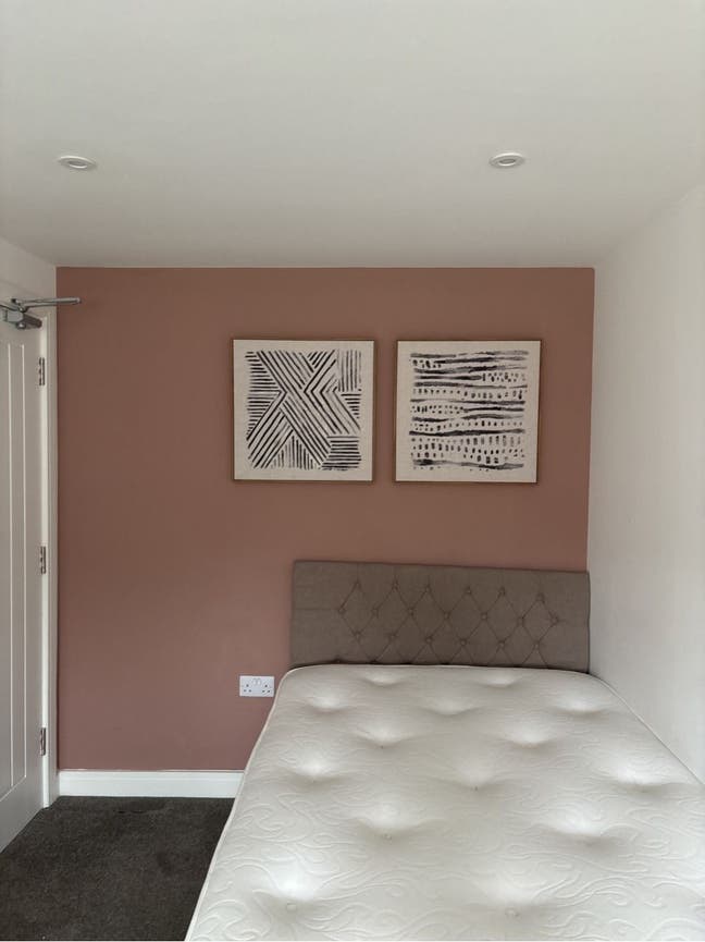  Ensuite -   Close   to   M1 *2 Weeks Free* Main Photo