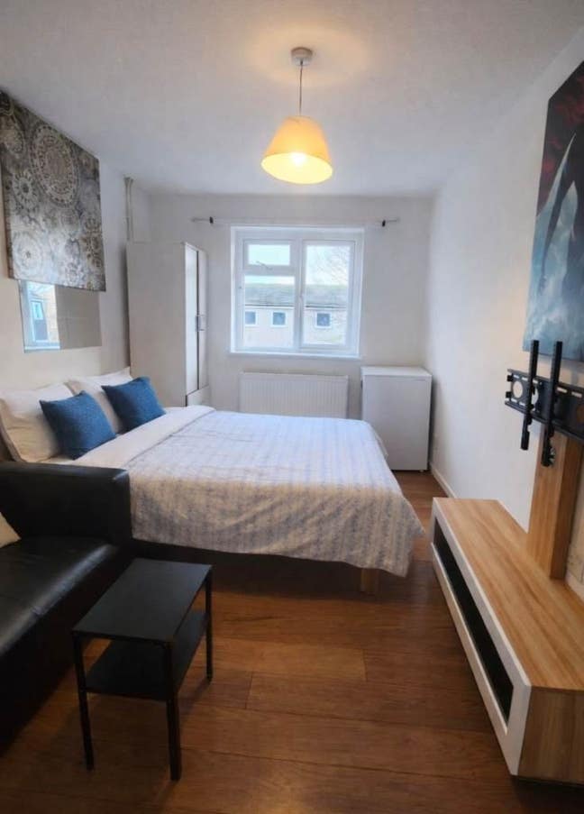 Spacious double room to rent in Sidcup, DA14 Main Photo