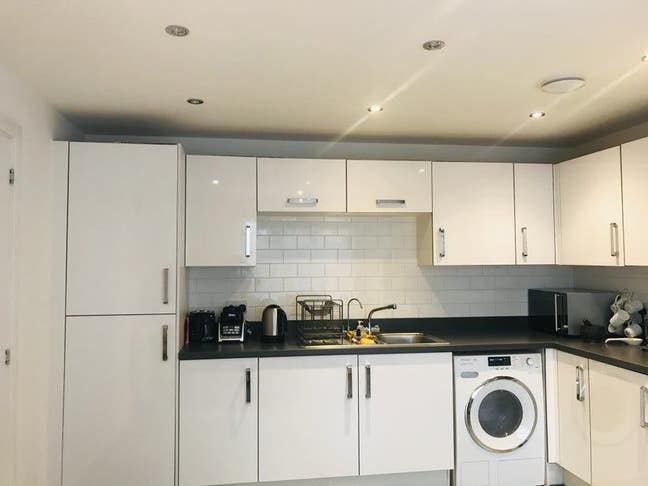 Large double room with an ensuite Main Photo