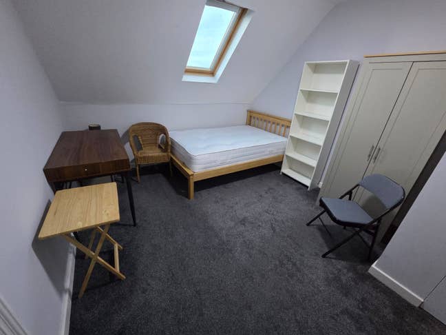 Lovely room, recently refurbished  Main Photo