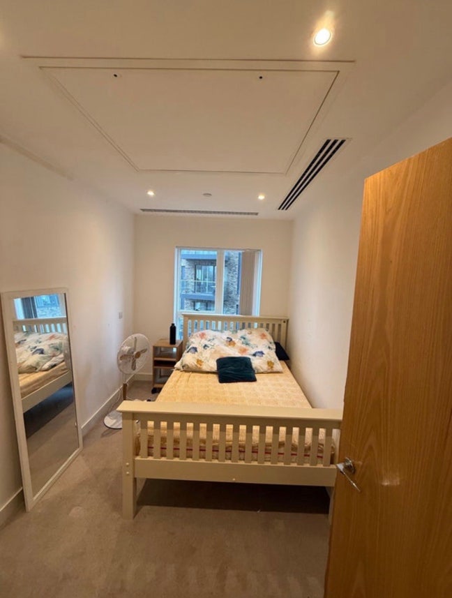 Double Room available close to EastCroydon station Main Photo