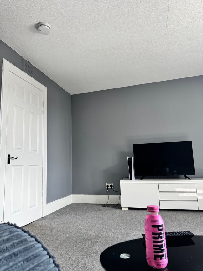 A room available in a 3bed.  Main Photo