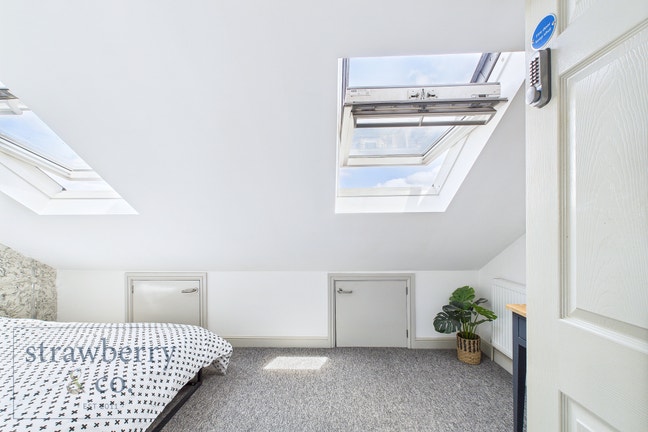 Northcote Rd | Large Double | Fully Furnished Main Photo