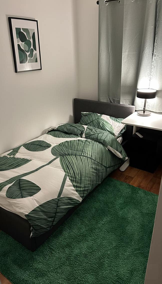 Modern Family Home | Parking & Private Garden Main Photo