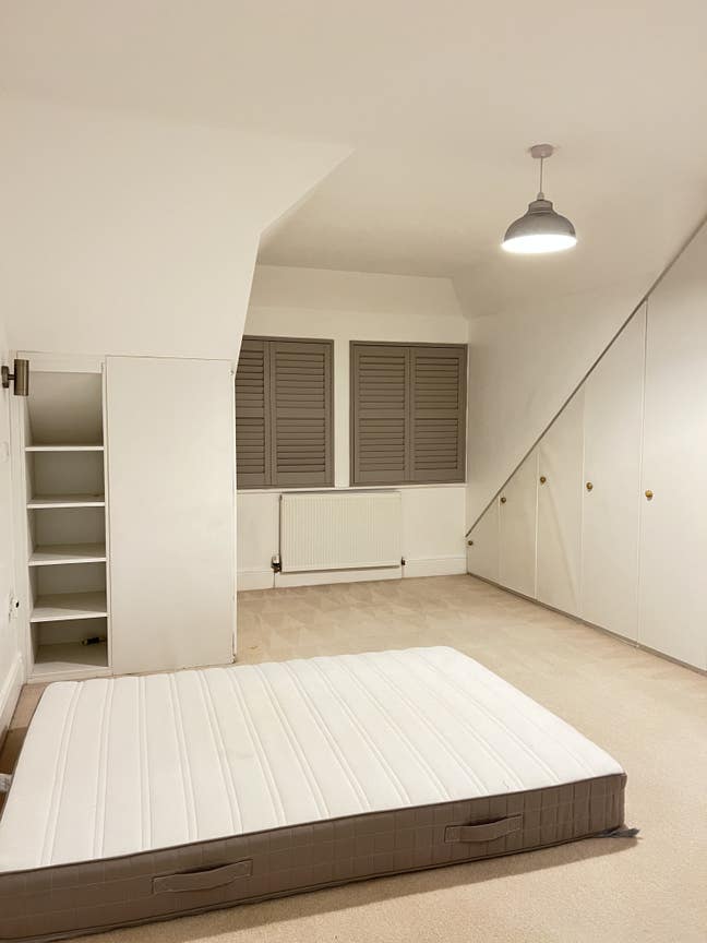 Big and beautiful ensuite room  Main Photo