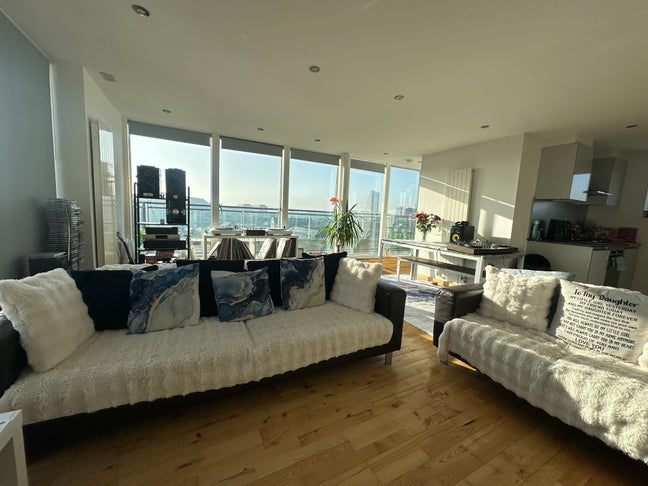 Room available in Leeds City Centre Penthouse. Main Photo