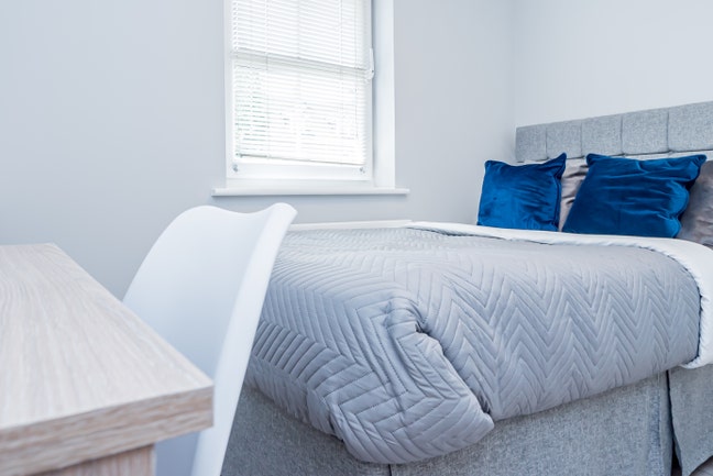 🌟Double Bedroom in Aldershot Townhouse🌟 Main Photo