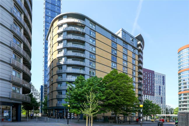 Room with Private bathroom  Main Photo