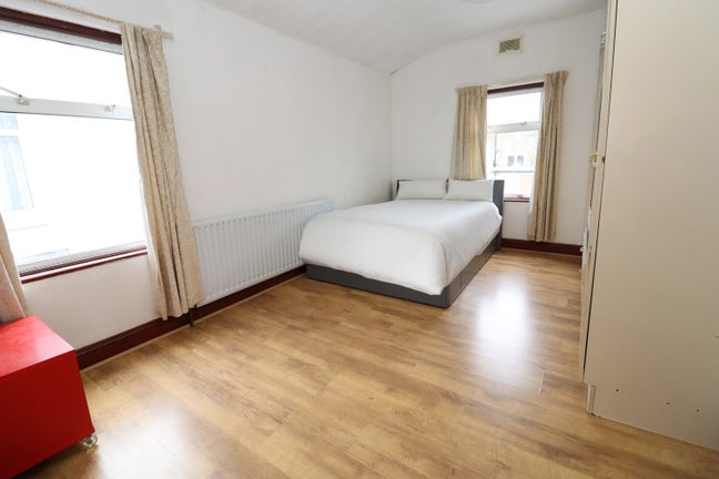 Fantastic Deal Move in Asap!!  Main Photo