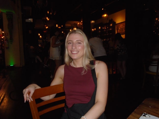 Professional looking for double room mid March  Main Photo