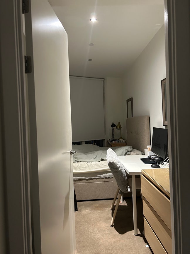 Double bed bedroom in a shared flat Main Photo