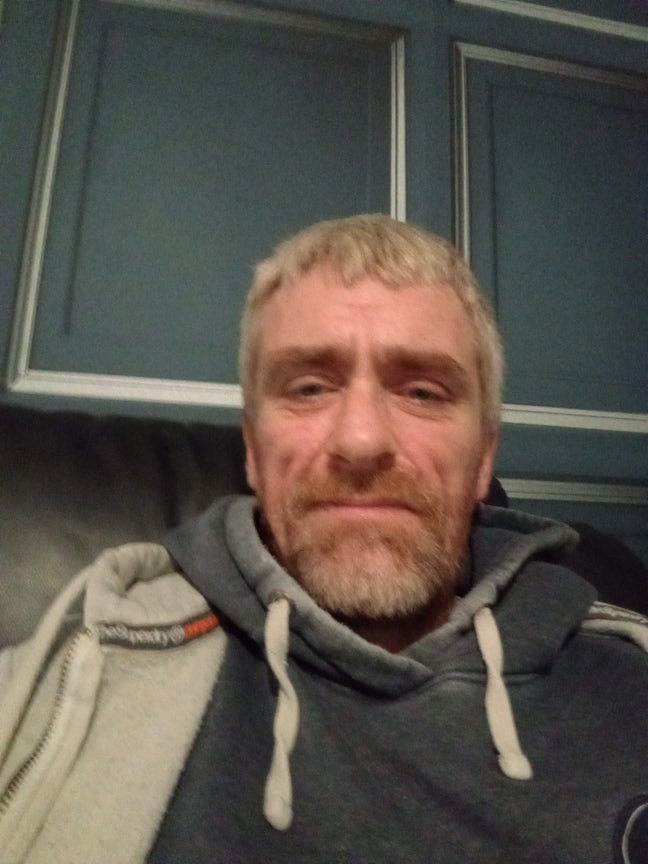 Single male seeks double room Main Photo