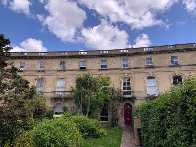 2 Refurbished Rooms Available in a Beautiful House Main Photo