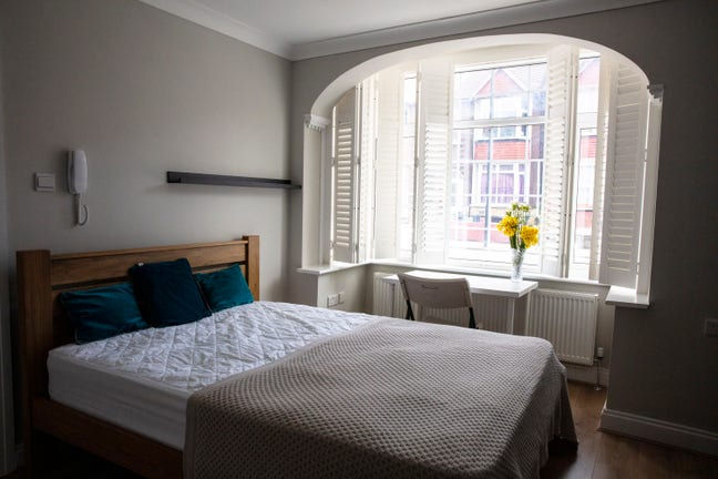 Studio close to South Wimbledon Bills Included Main Photo