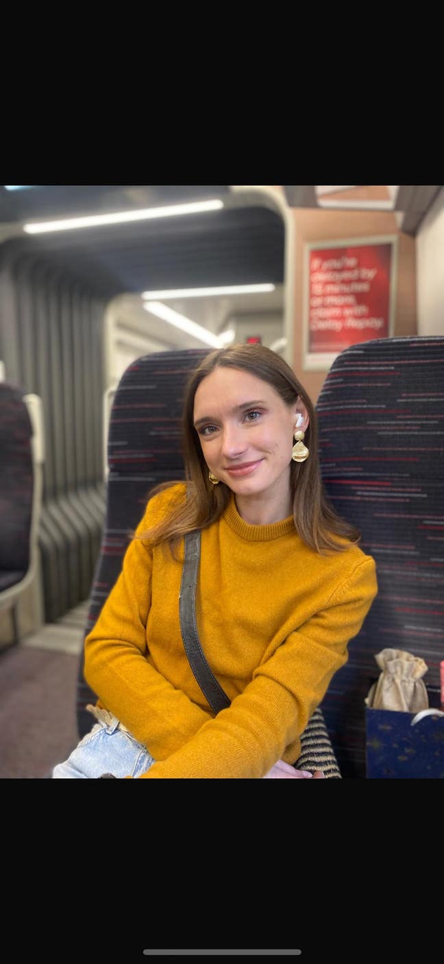 Professional female,29, seeking flatshare London  Main Photo