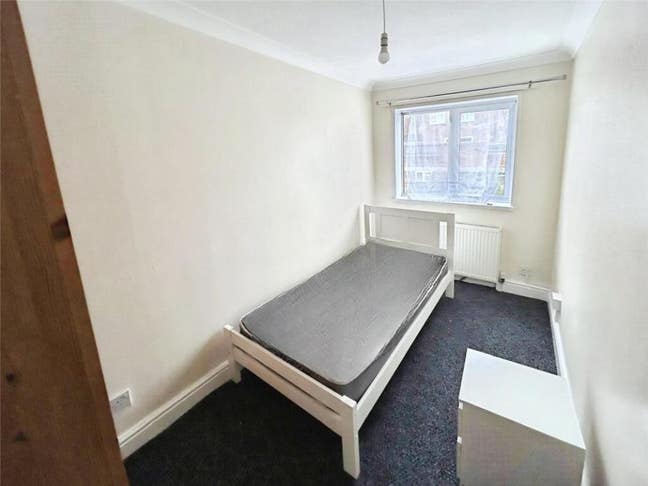 Furnished Single Room to Rent- Basildon Main Photo