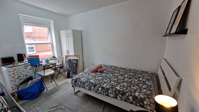 Lovely Studio Bedsit Bill Included Main Photo