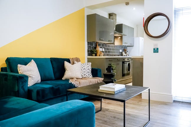 Bills included - 6 Bed - Baggholme Road LN2 Main Photo