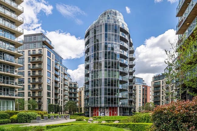 Beautiful 3 bedroom apartment Wandsworth Town Main Photo