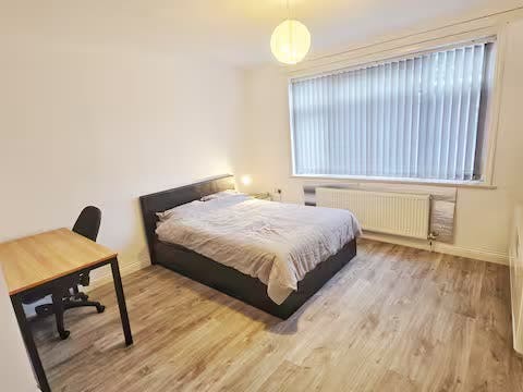 Short term Double Room near Wythenshawe Hospital Main Photo