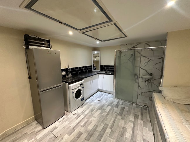 Studio Flat Available To Rent  Main Photo