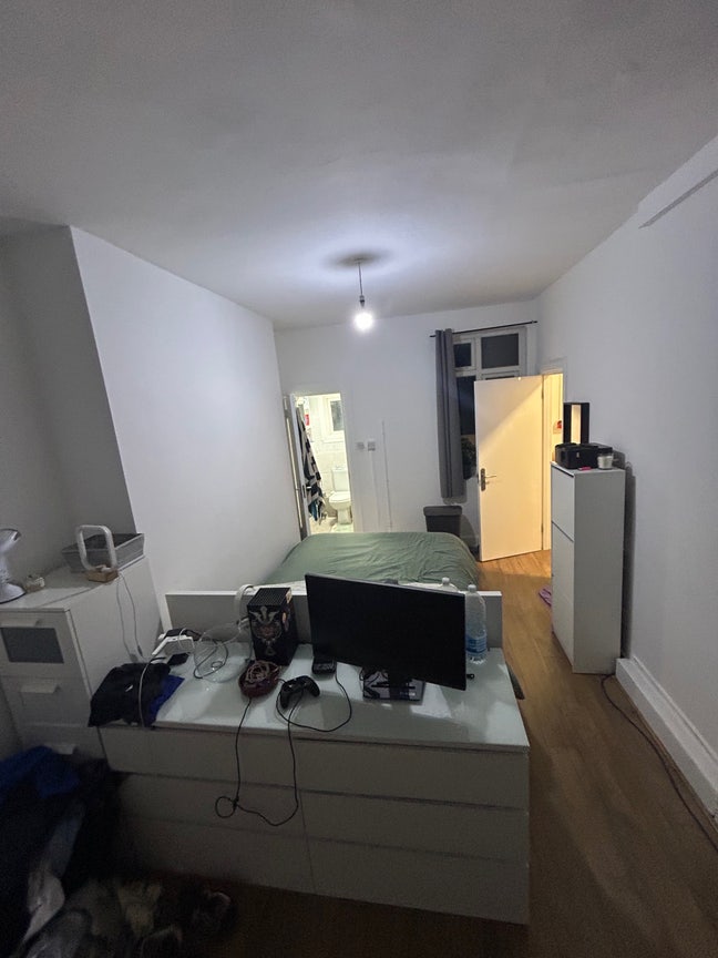 Studio flat  Main Photo