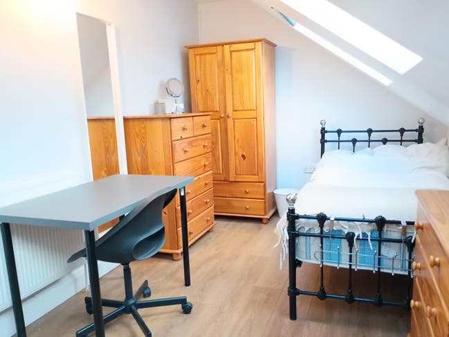 🏠 Awesome Bedroom To Rent 🏠 Main Photo