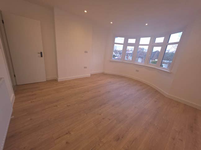 🏡 Welcome to Your New Home in Fernbrook Drive  Main Photo