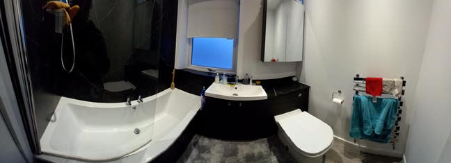 1 double rooms to rent in three bedroomed home Main Photo