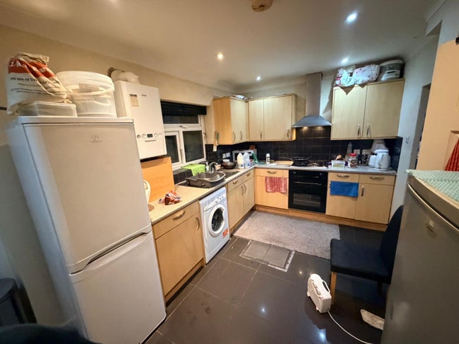 Sharing with girl to girl Main Photo