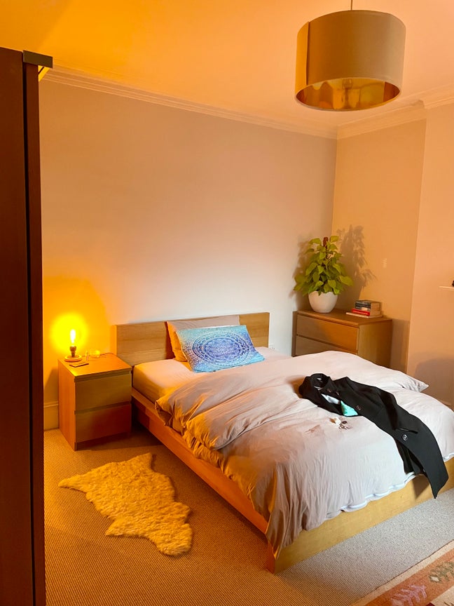 Double Room in a 3 Bedroom Flat in Parsons Green Main Photo