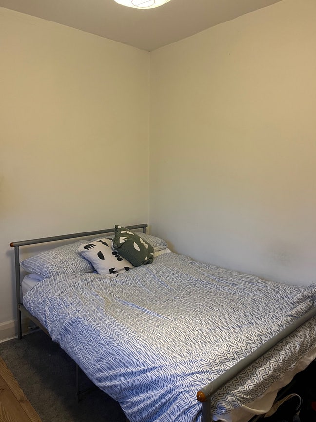 Bright double room- bills included☀️ Main Photo