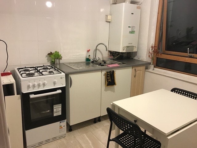 Spacious double room available in Plaistow  Main Photo