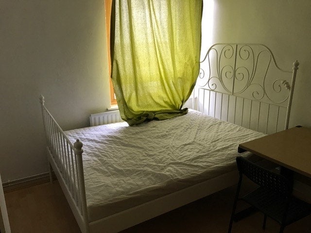 Spacious double room available in Plaistow  Main Photo