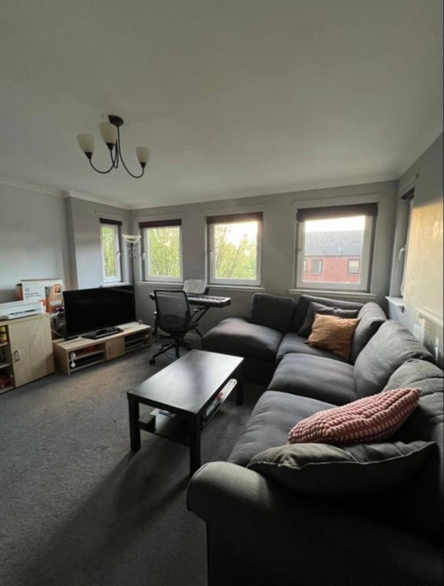 Bright Double in Friendly Flat - Great Location Main Photo