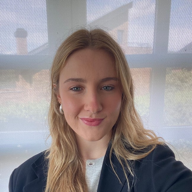 I’m a professional (23, female) relocating ... Main Photo