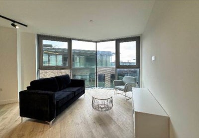 Mondern room in Ec1v 2AP-include bills Gym pool . Main Photo