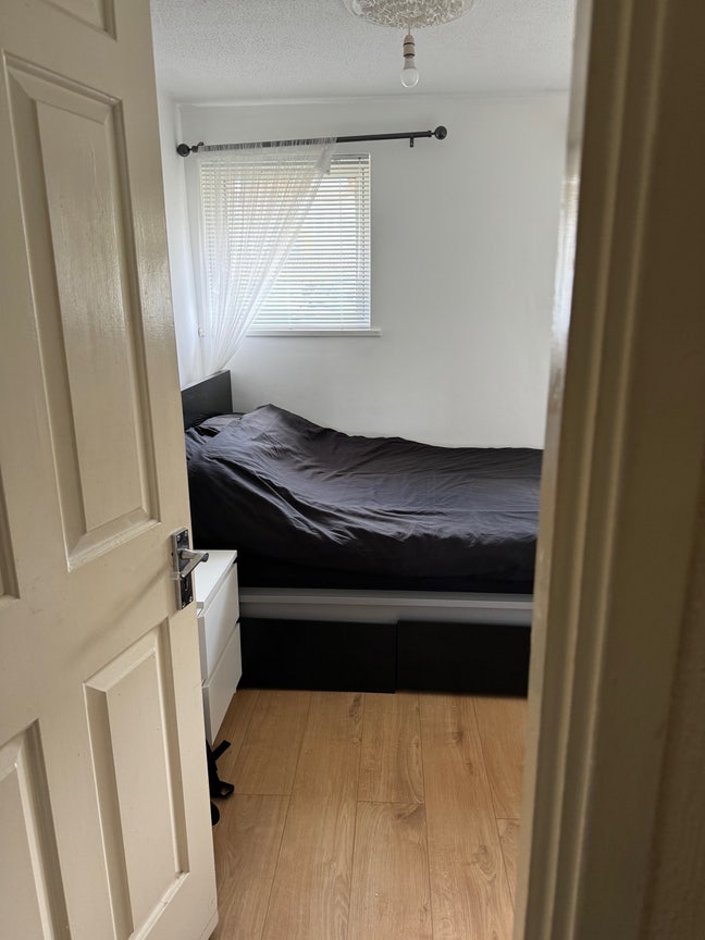 Furnished Double Room - Quiet, cosy, home. Main Photo