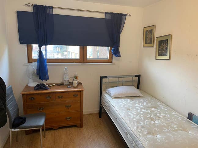 Single ensuite room at IG11 7GS &pound;600  Main Photo