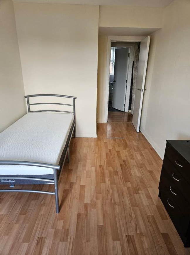 Double room in a 2 bed flat Main Photo